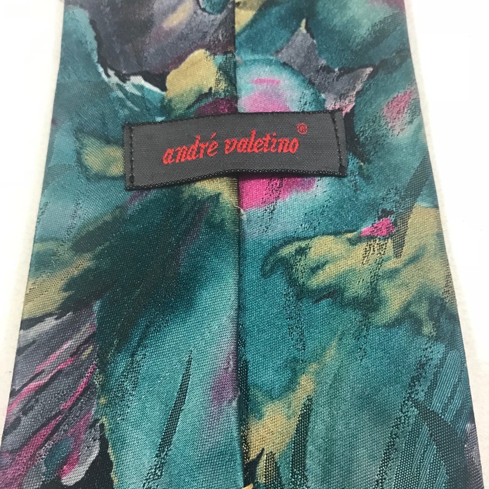 Andre Valetino Floral 100% Silk Necktie